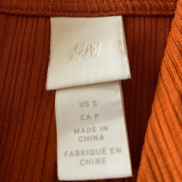 Sexy burnt orange knot strapped ribbed tank top - Picture 3 of 5